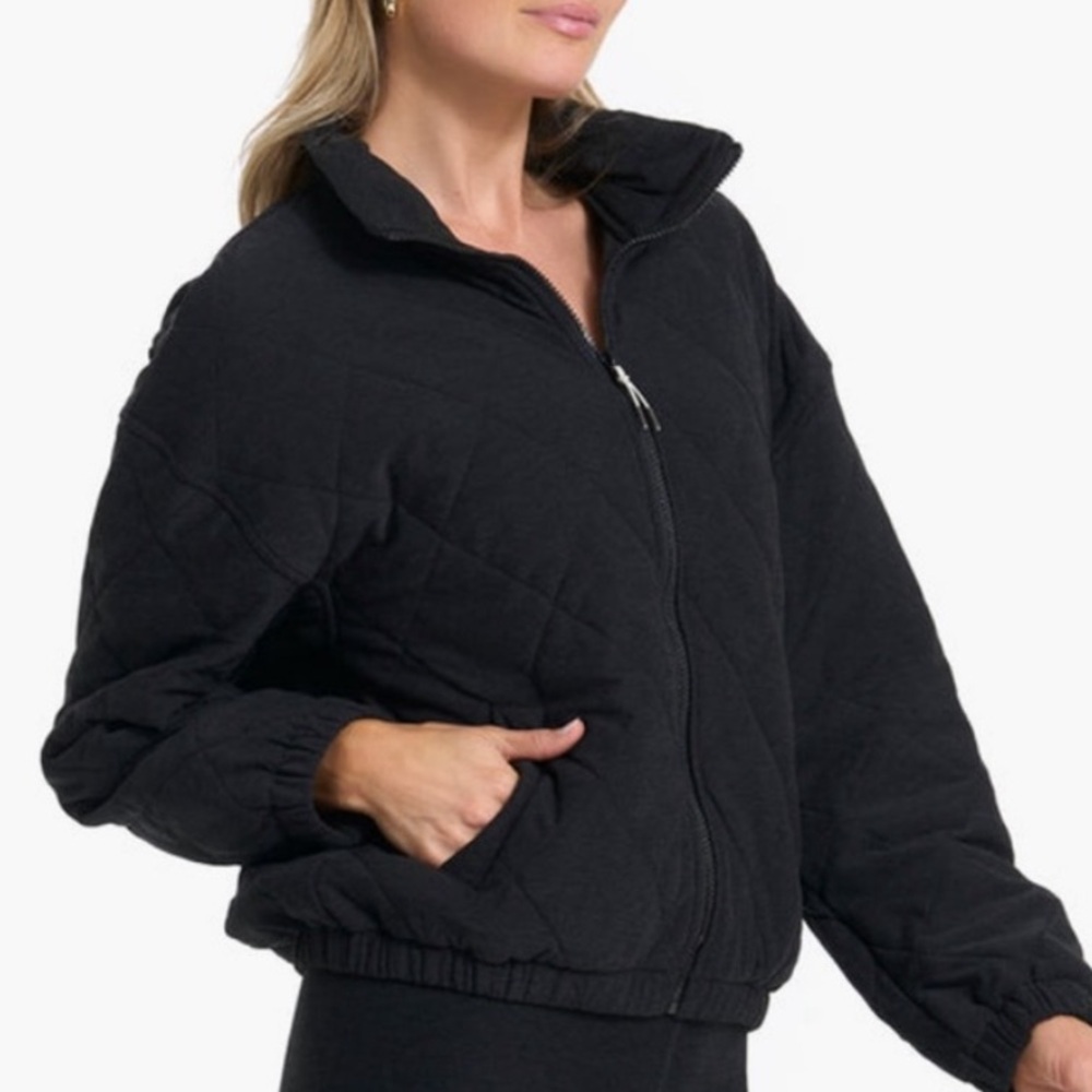 VUORI Halo Insulated zip up jacket XS